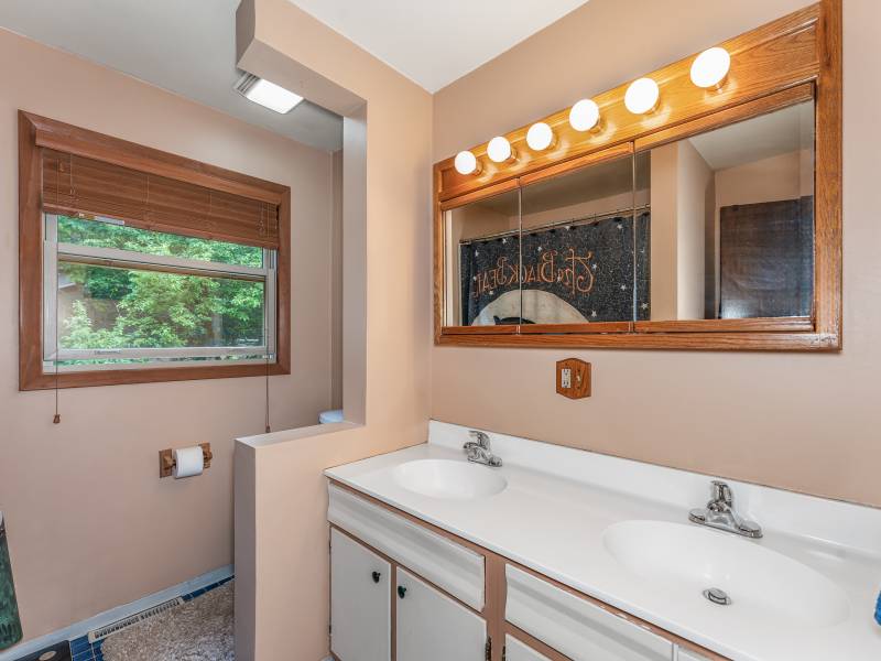 1719 McKinley Blvd, , Eagle River,  WI 54521 United States