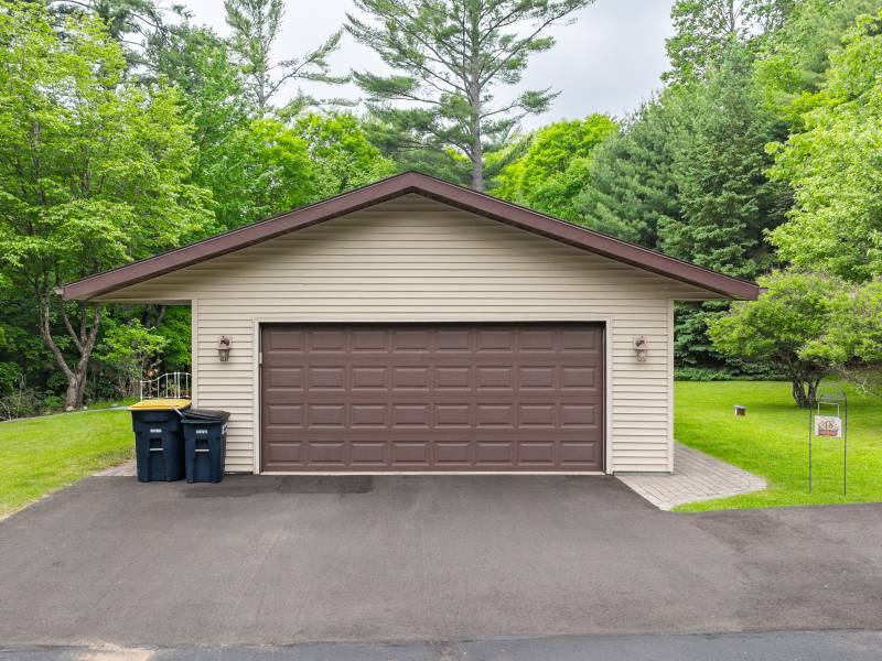 1719 McKinley Blvd, , Eagle River,  WI 54521 United States
