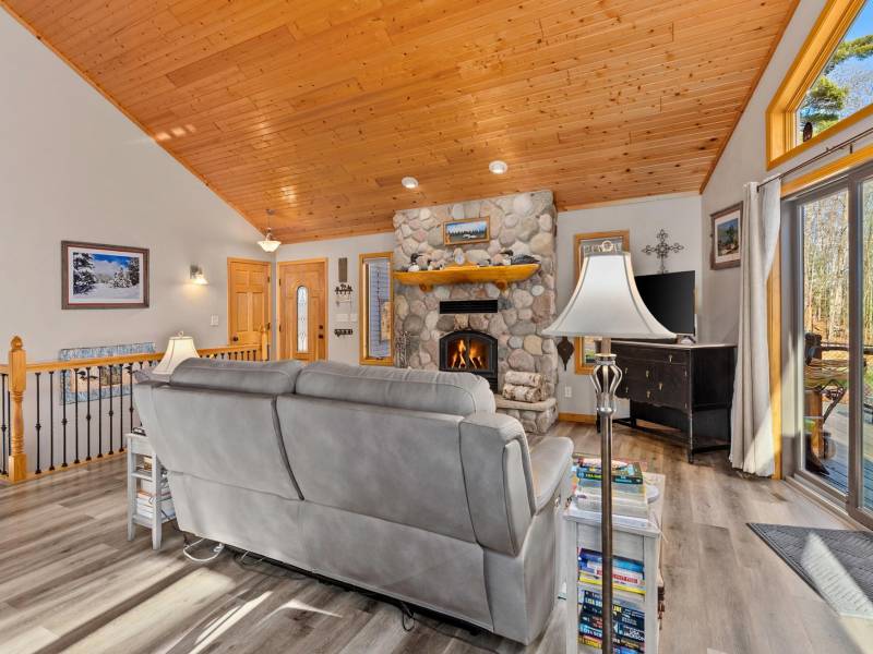 9063 Burnham Lake Rd, , Lake Tomahawk,  WI 54539 United States