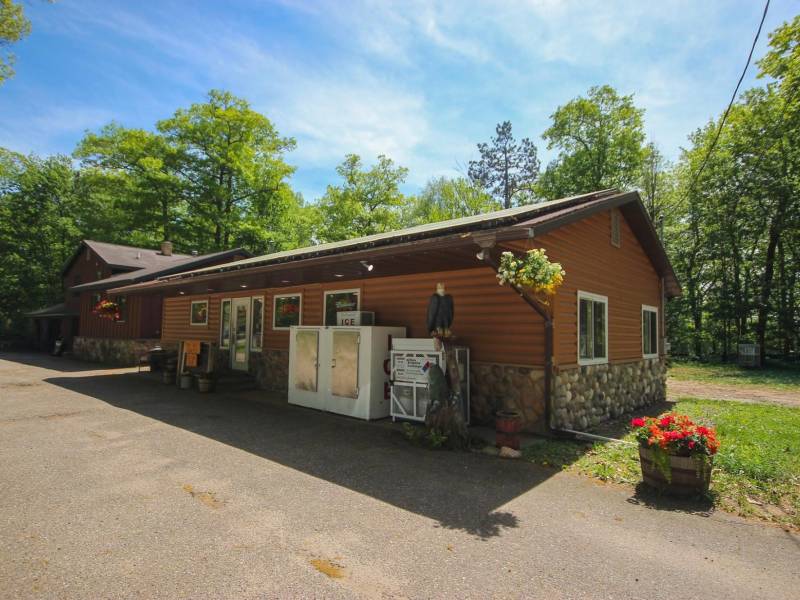 667 HWY 45, Town of Lincoln, Eagle River,  WI 54521 USA