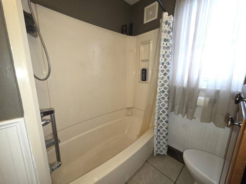 114 Pleasant Ave W, , Tomahawk,  WI 54487 USA