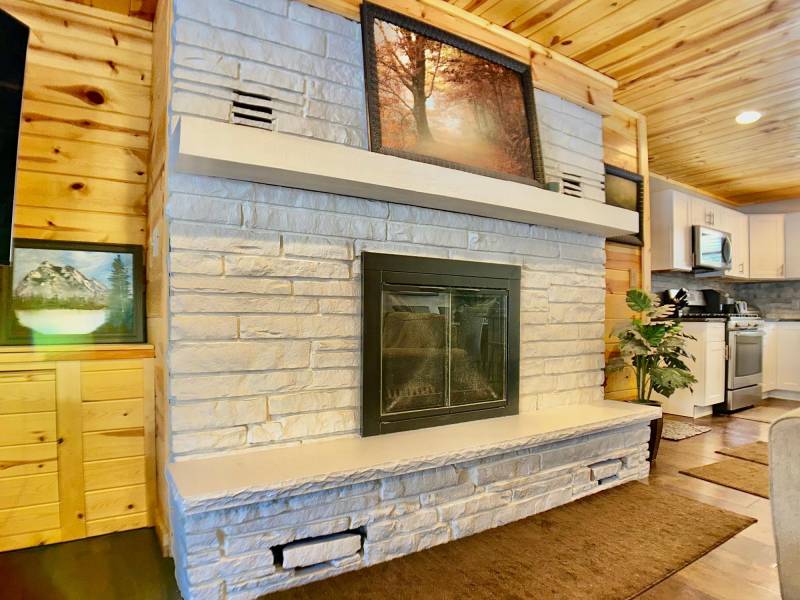 1532  Sandstone Cir, Eagle River,  WI 54521