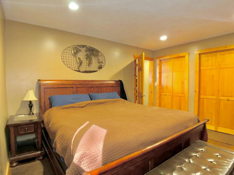 1532  Sandstone Cir, Eagle River,  WI 54521