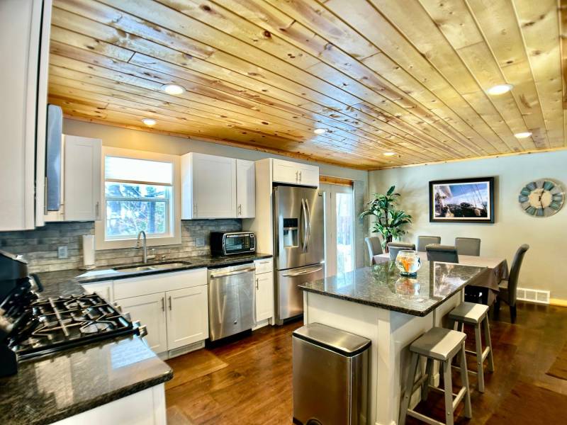 1532  Sandstone Cir, Eagle River,  WI 54521