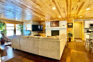 1532  Sandstone Cir, Eagle River,  WI 54521