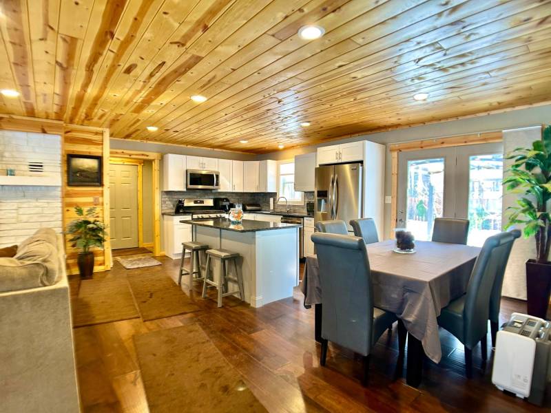 1532  Sandstone Cir, Eagle River,  WI 54521