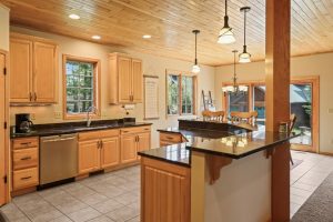 Lincoln, Eagle River,  WI 54521 USA