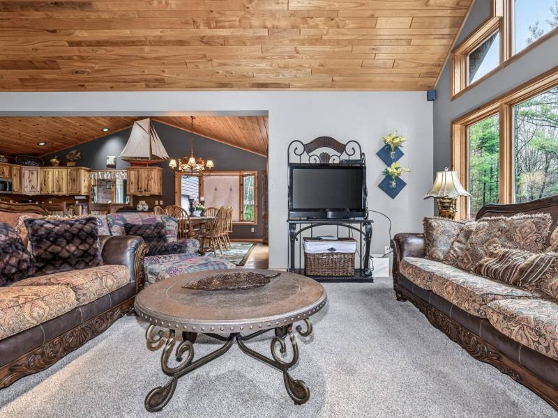 9026 Rapps Rd, Woodruff, Woodruff,  WI 54568 United States