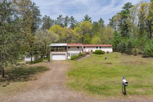 10362 Leisure Dr N, ,