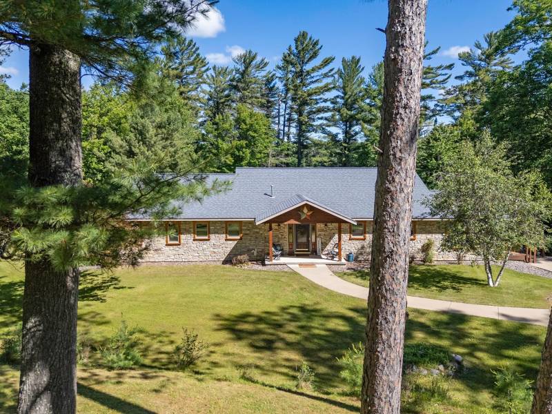N1601 Crystal Lake Rd, , Land O Lakes,  MI 54540