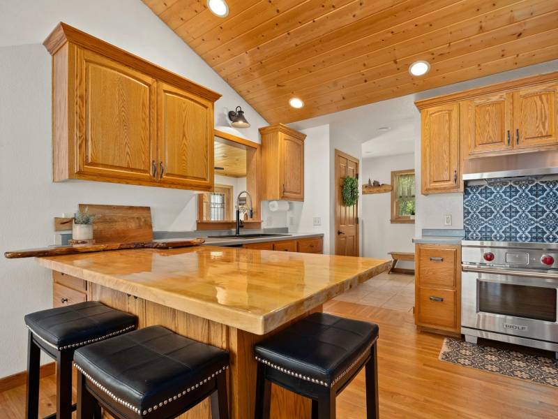 N1601 Crystal Lake Rd, , Land O Lakes,  MI 54540