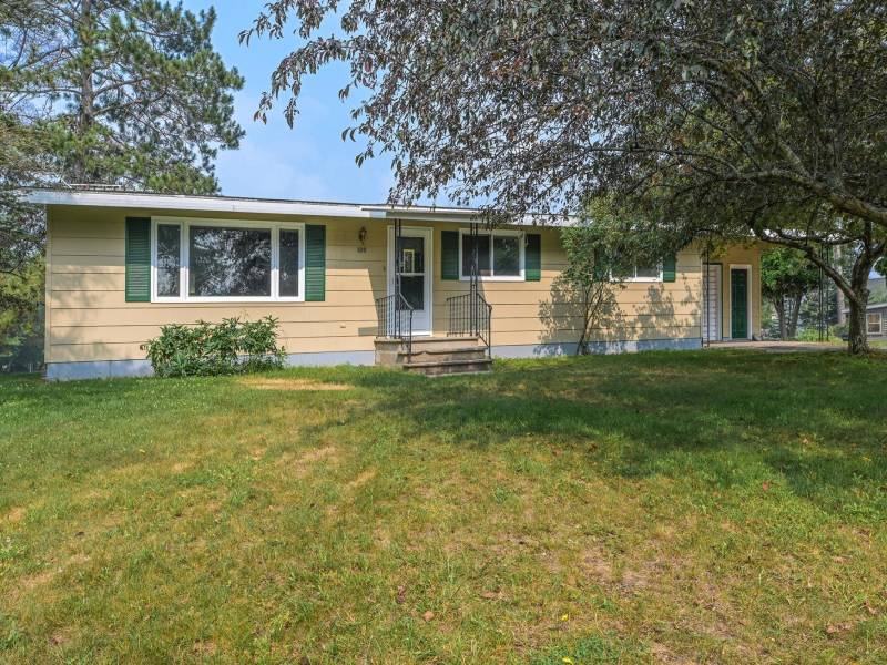 320 S 2nd St, , Eagle River,  WI 54521 USA