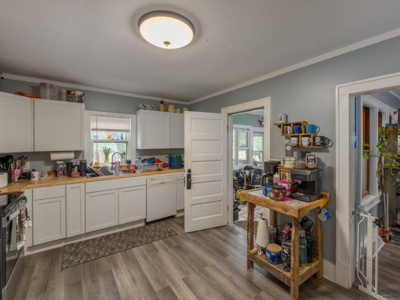 302 E Pine St, , Eagle River,  WI 54521 USA