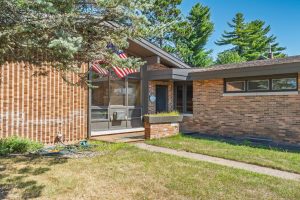 509 E Wall St, , Eagle River,  WI 54521 USA
